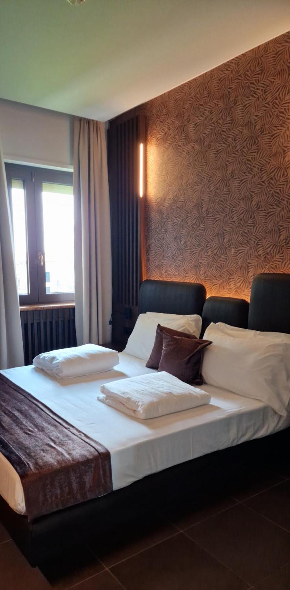 Albergo Ristorante Papa Пескьера-дель-Гарда Экстерьер фото