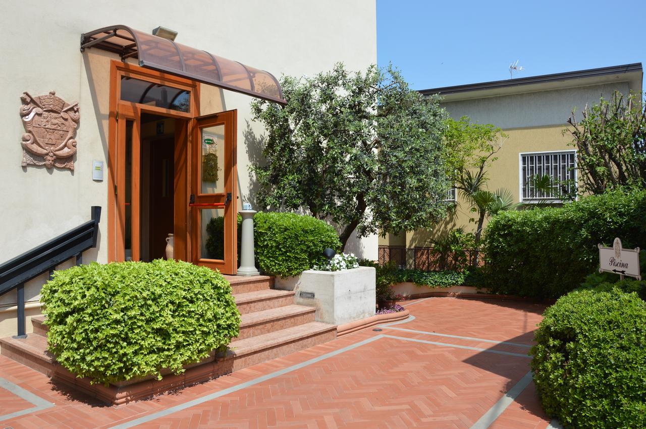 Albergo Ristorante Papa Пескьера-дель-Гарда Экстерьер фото